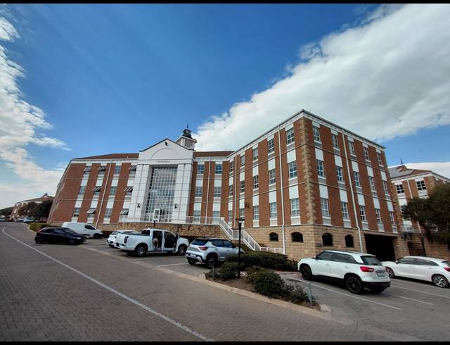 288M² OFFICE TO LET IN FOURWAYS